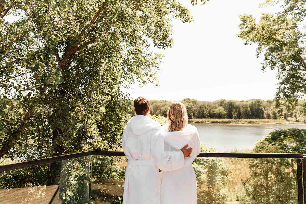 Strom Spa Nordic Nuns Island Couple