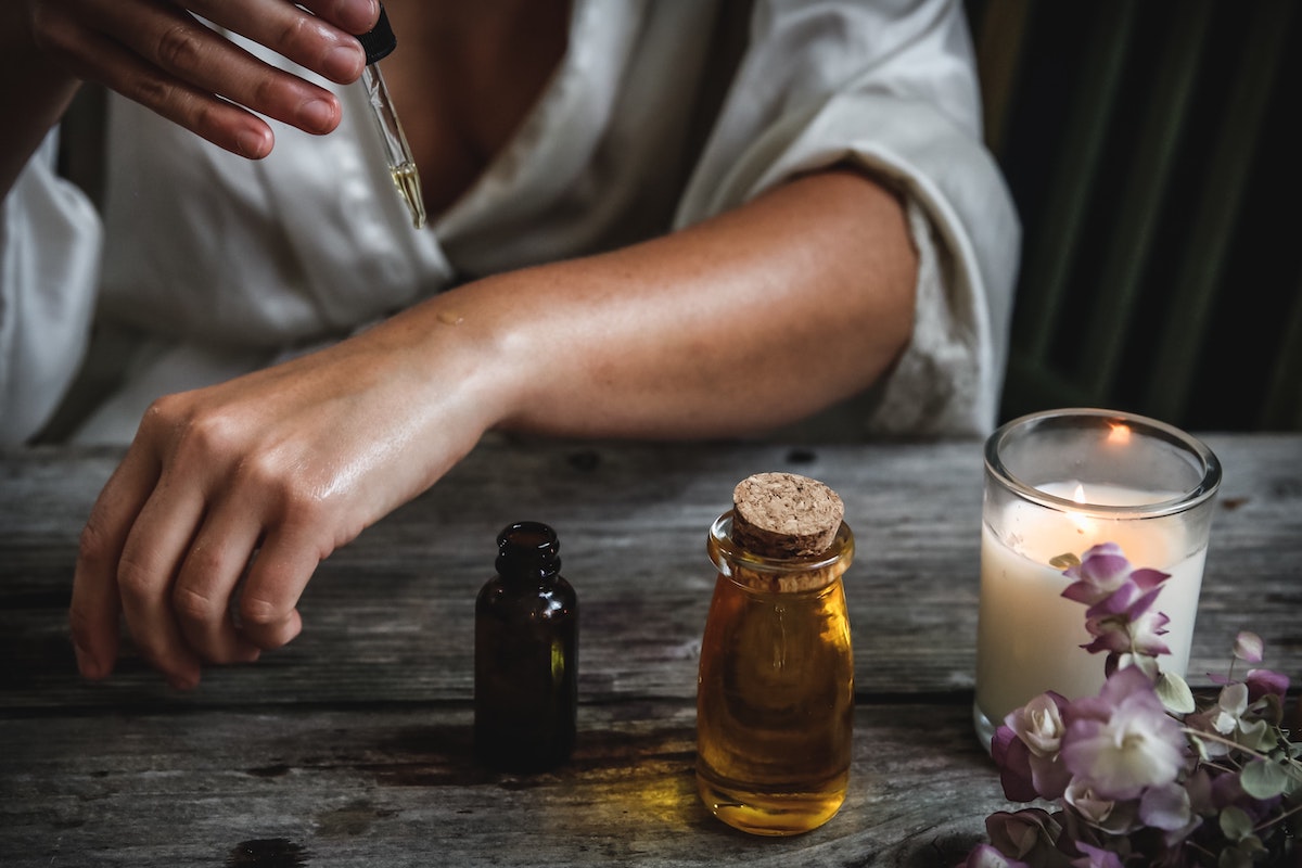 Essential Oils for Calming Anxiety