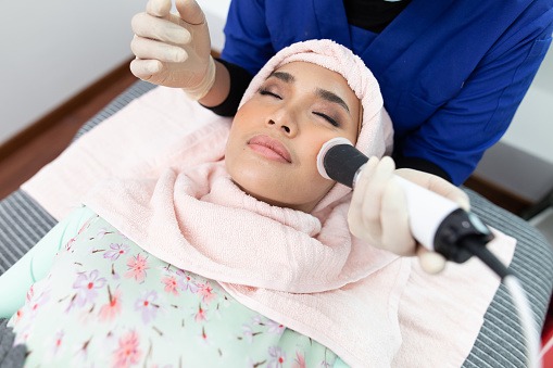 Unveiling the Benefits and Process of HIFU Facial Treatment