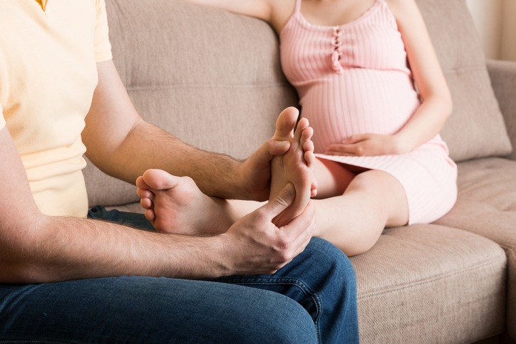 The Do’s and Don’ts of Massaging a Pregnant Woman’s Feet