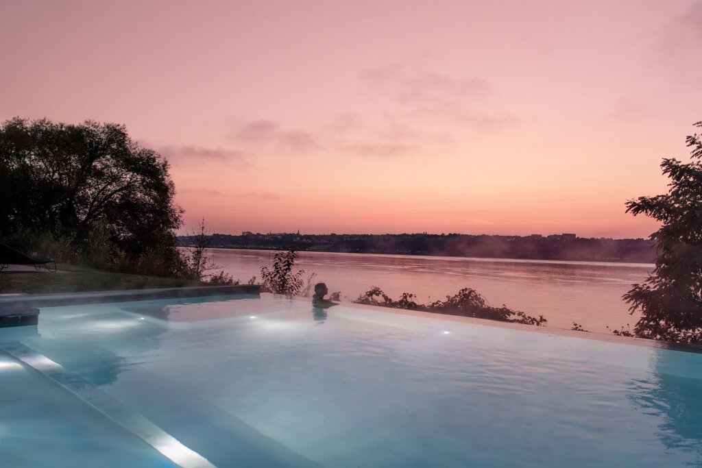 Strom-Nordic-Spa-outdoor-sunset