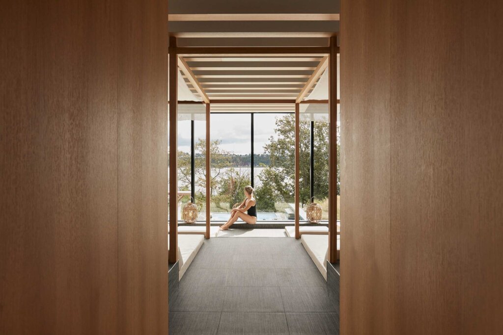 Strom-Nordic-Spa-hallway